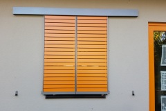 Schiebeläden aus Aluminium: Ferienhaus auf dem Darß