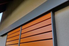 Schiebeläden aus Aluminium: Ferienhaus auf dem Darß