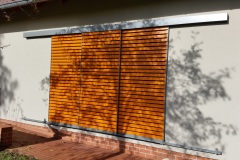 Schiebeläden aus Aluminium: Ferienhaus auf dem Darß