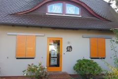 Schiebeläden aus Aluminium: Ferienhaus auf dem Darß